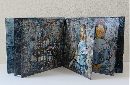 Boekje met kinderportretten painted by Atelier De Pinksterbloem